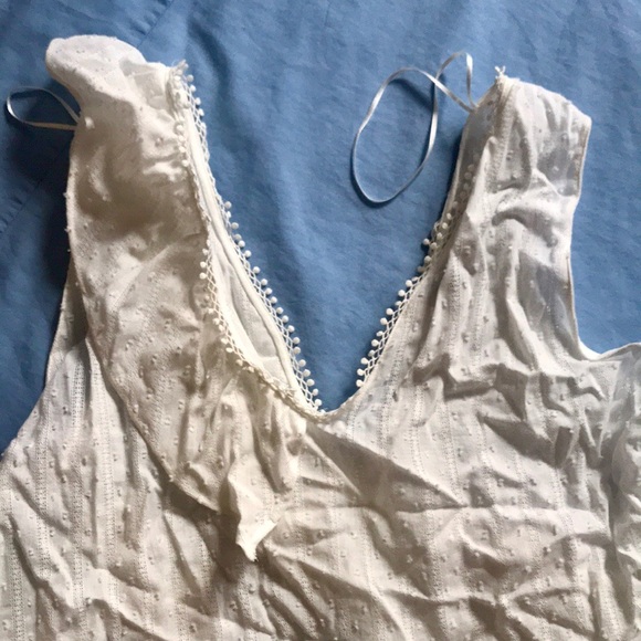 Sleeveless Blouse - Picture 5 of 5